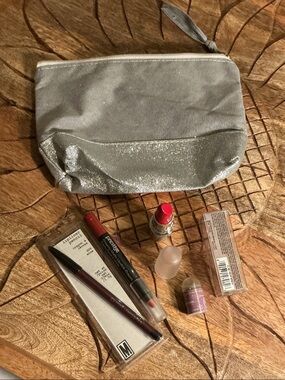 💄 NWT Silver Glitter Cosmetic Pouch with Lipstick & Makeup Accessories 6 pieces